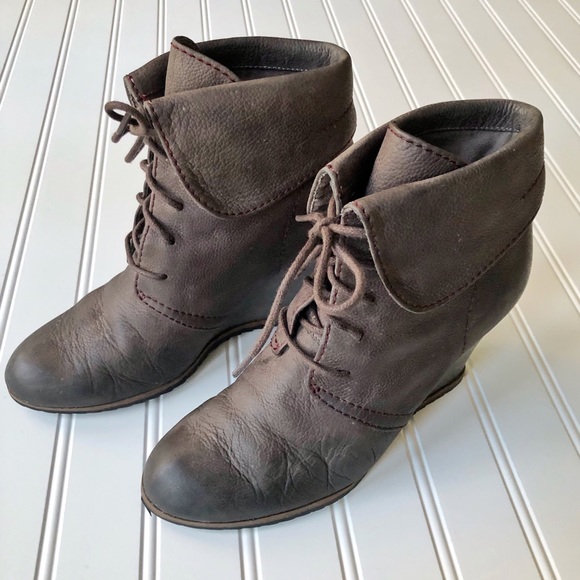 Tesori Leather Wedge Booties - Picture 4 of 6